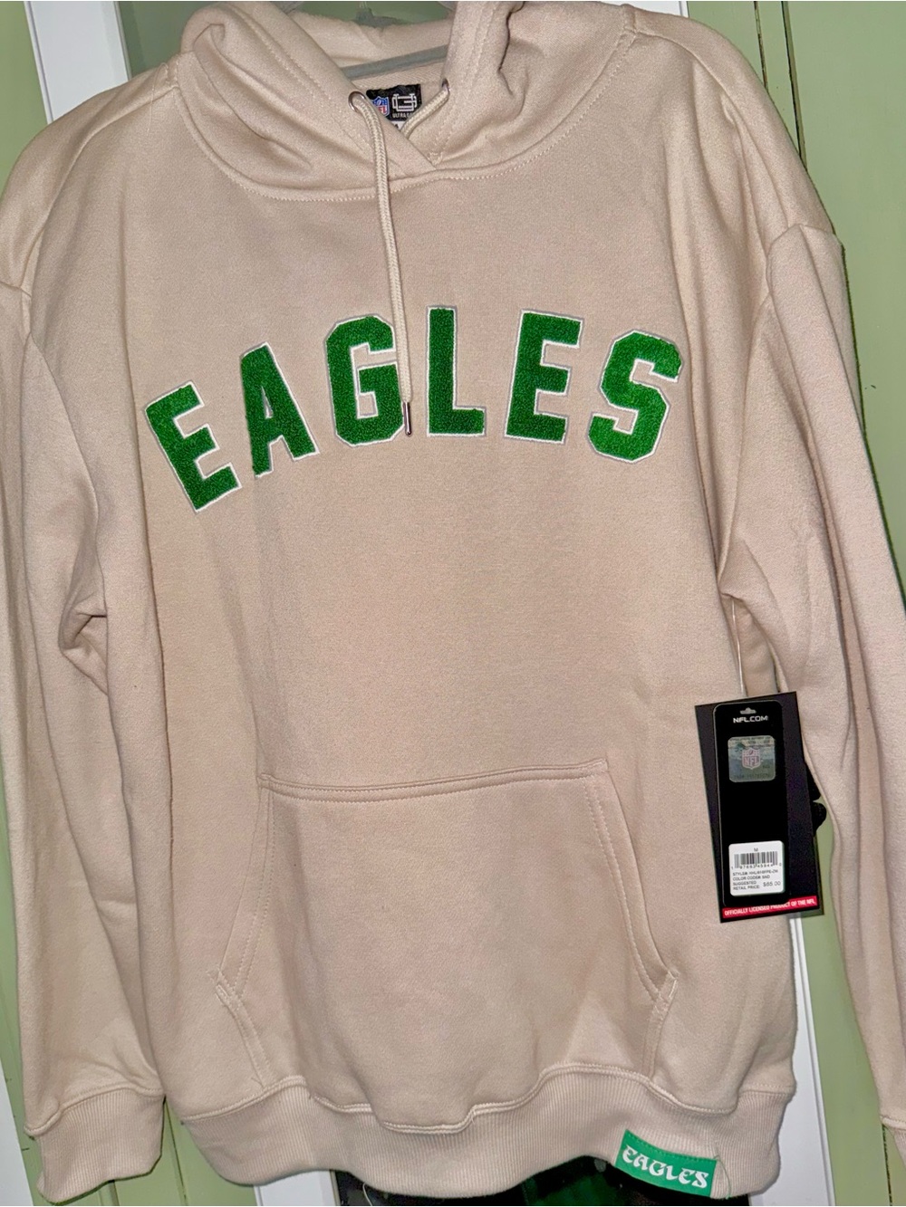 BNWT! Philadelphia Eagles Beige Hoodie with Kelly Green Logos - Size M